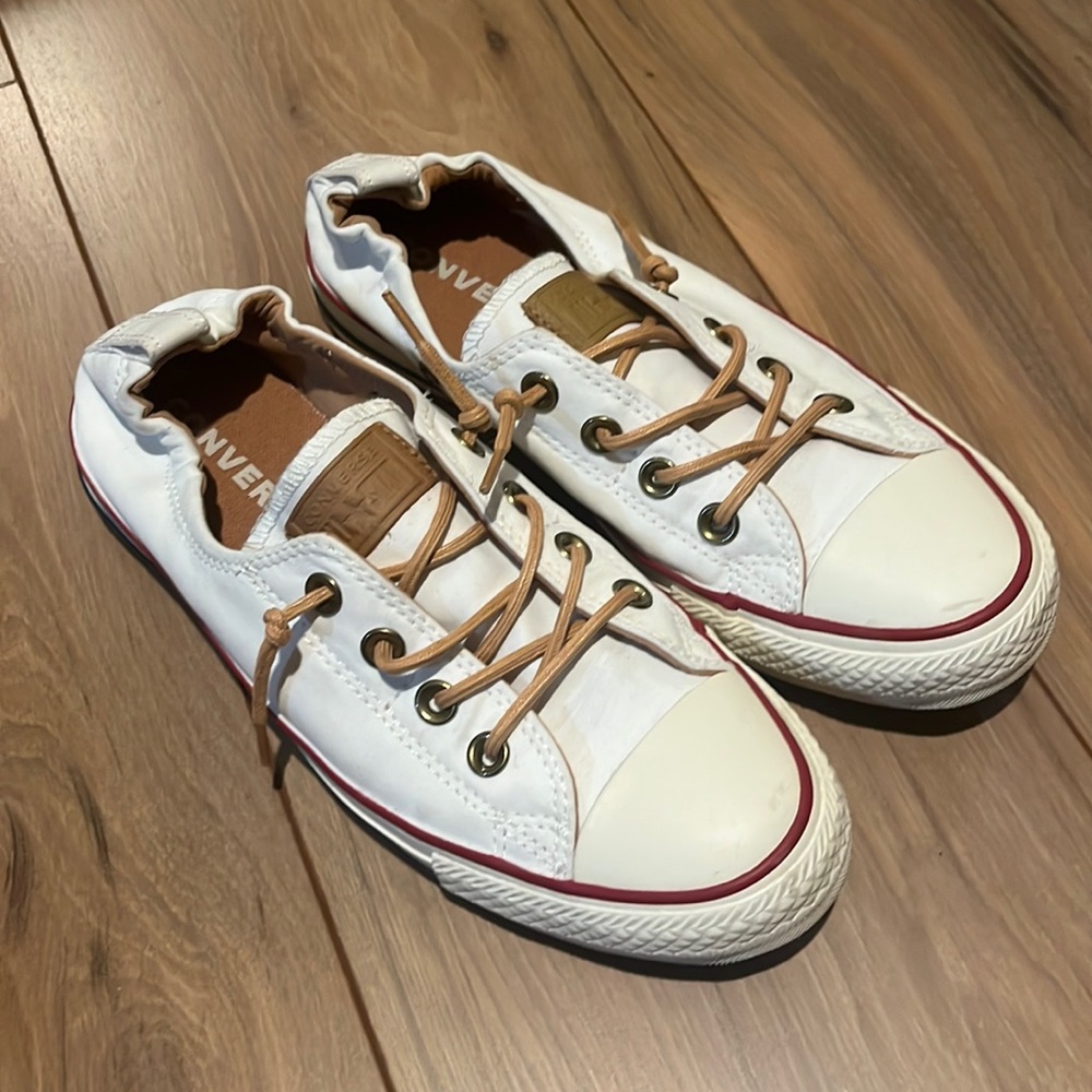 White converse slip on low top